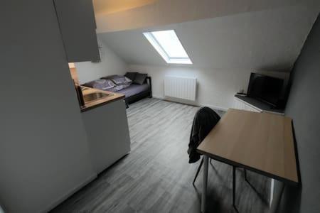 ואלנסיין Studio "Sous Les Toits", Proche Hyper Centre Et Commerces ! מראה חיצוני תמונה